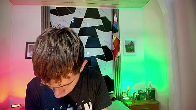 Erik Osorio online show from September 19, 4:07 pm