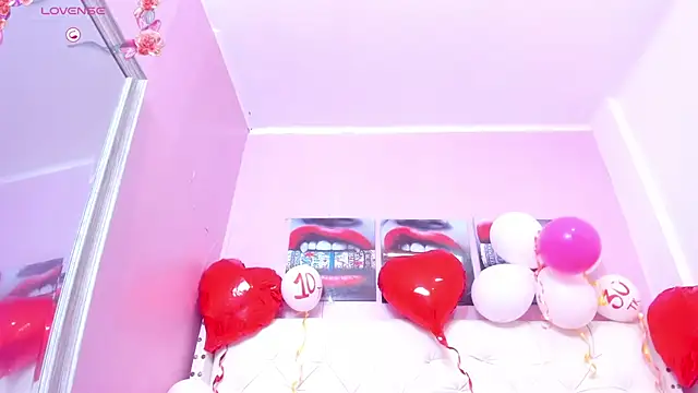 Snapshot of alice__tylor chatting on February 17, 6:26 pm alice tylor online show from February 17, 6:26 pm