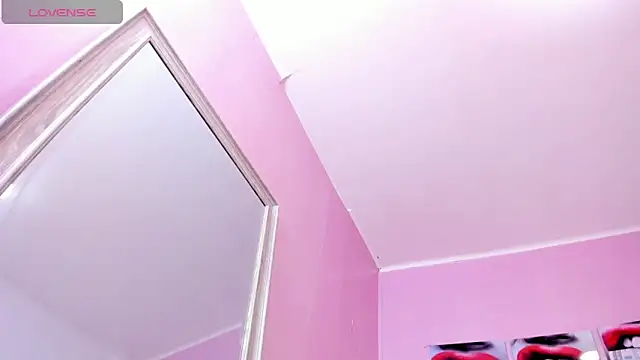 Snapshot of alice__tylor chatting on March 21, 2:29 pm alice tylor online show from March 21, 2:29 pm