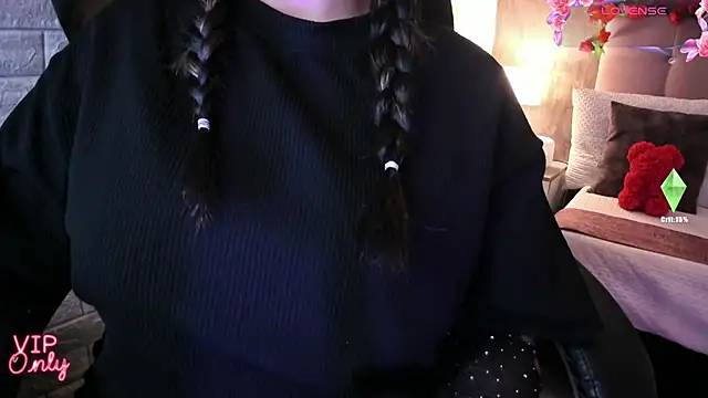 Snapshot of alice__tylor chatting on April 13, 12:21 pm alice tylor online show from April 13, 12:21 pm