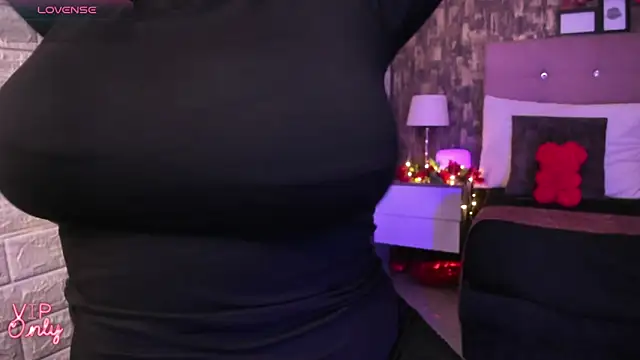 Snapshot of alice__tylor chatting on April 15, 1:07 pm alice tylor online show from April 15, 1:07 pm