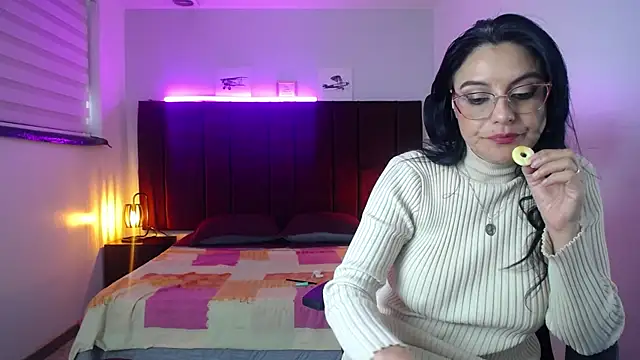 Zuzana21 online show from December 17, 3:49 pm