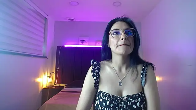 Zuzana21 online show from December 21, 12:27 pm