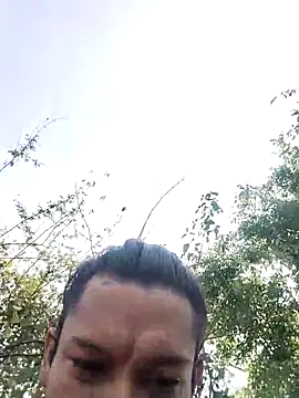 Snapshot of Zombra_42 chatting on February 20, 7:03 pm Zombra 42 online show from February 20, 7:03 pm