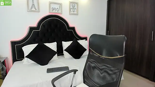 MaxxiCruz online show from January 13, 4:19 pm