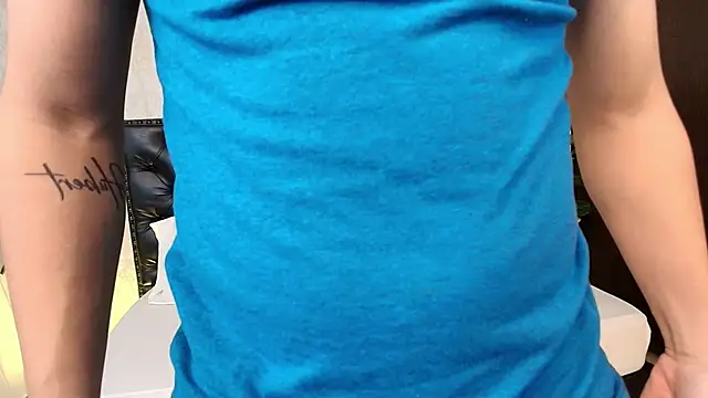 MaxxiCruz online show from September 27, 4:17 am