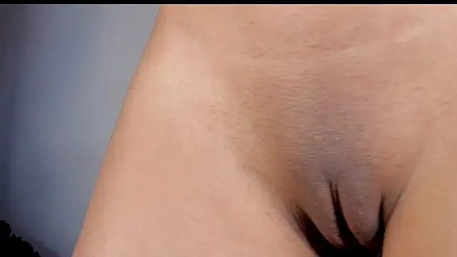 lilibluex online show from January 19, 10:49 pm