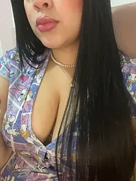 Snapshot of debiigg chatting on February 4, 8:28 pm debiigg online show from February 4, 8:28 pm