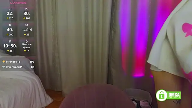 Snapshot of Hello_Vivienne chatting on March 13, 7:17 pm Hello Vivienne online show from March 13, 7:17 pm