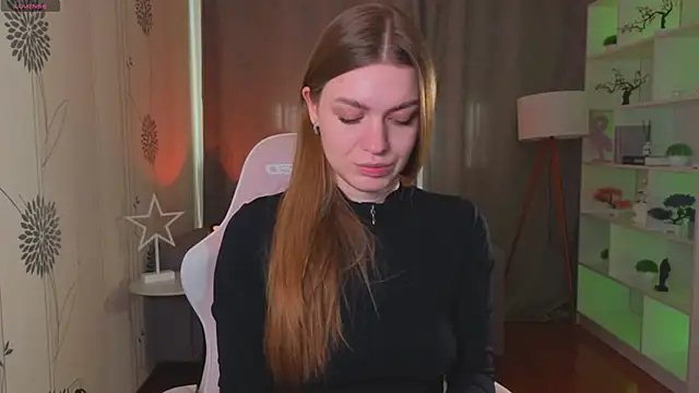 Snapshot of Lovella_Lips chatting on March 30, 11:22 am Lovella Lips online show from March 30, 11:22 am