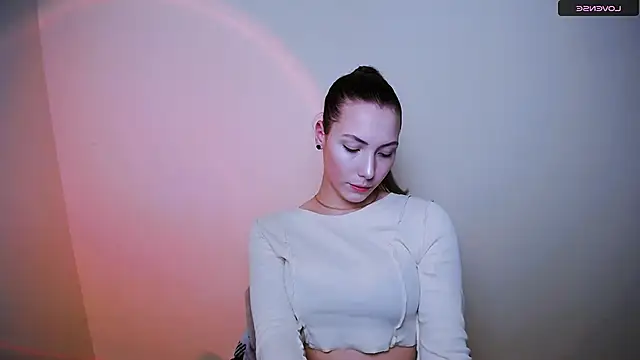 VanessaMay  online show from December 12, 6:31 pm