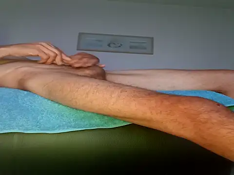 Snapshot of boysexy350 chatting on September 29, 3:11 am boysexy350 online show from September 29, 3:11 am