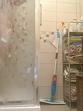 Snapshot of boysexy350 chatting on December 22, 12:51 am boysexy350 online show from December 22, 12:51 am