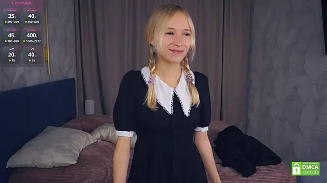 LynetBurby online show from September 25, 2:54 pm