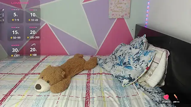 Snapshot of Mily_Miley chatting on December 14, 12:12 pm Mily Miley online show from December 14, 12:12 pm