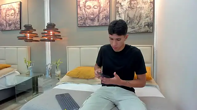 kieran derek online show from November 15, 3:48 am