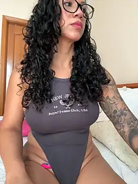 soli-lov online show from November 17, 10:32 am