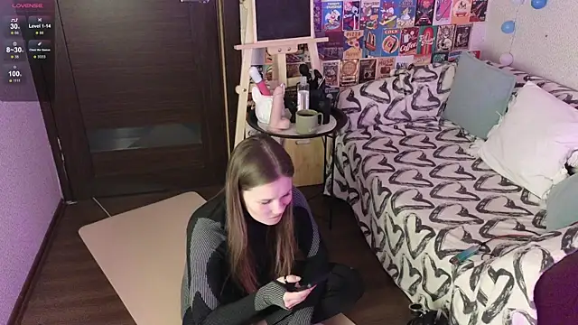 LittleLeen online show from December 20, 11:37 pm