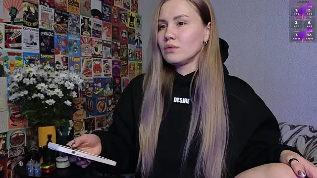 LittleLeen online show from February 3, 6:13 pm