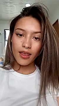 Snapshot of Gabby_and_Alice chatting on January 2, 6:01 pm Gabby and Alice online show from January 2, 6:01 pm