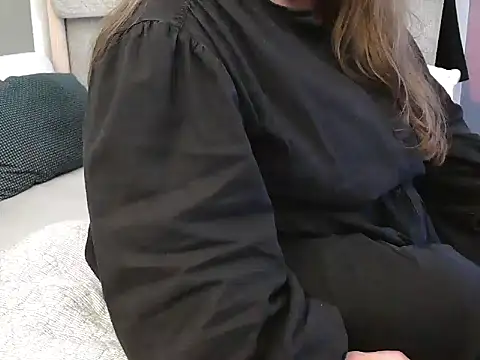 MarthaBriest online show from February 10, 10:09 am