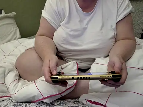 MarthaBriest online show from November 2, 3:31 am