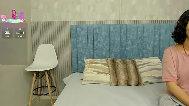 pretty sunlight  online show from March 13, 1:21 am