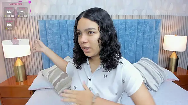 pretty sunlight  online show from October 26, 2:06 am