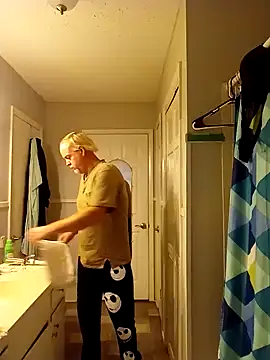 Snapshot of marc1812 chatting on December 26, 9:58 pm marc1812 online show from December 26, 9:58 pm