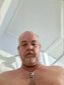 Snapshot of marc1812 chatting on January 10, 10:25 pm marc1812 online show from January 10, 10:25 pm