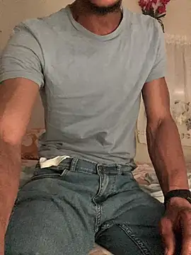 Snapshot of Johnras121 chatting on February 22, 3:32 pm Johnras121 online show from February 22, 3:32 pm