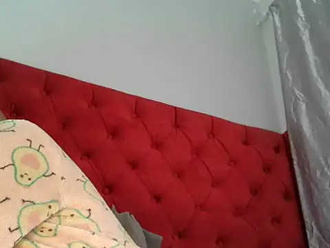 Snapshot of TheSweetBerry chatting on July 3, 9:48 am TheSweetBerry online show from July 3, 9:48 am