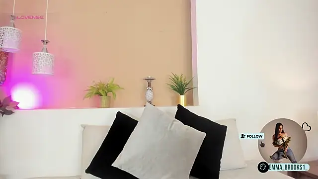 emma brooks1 online show from December 17, 7:48 pm