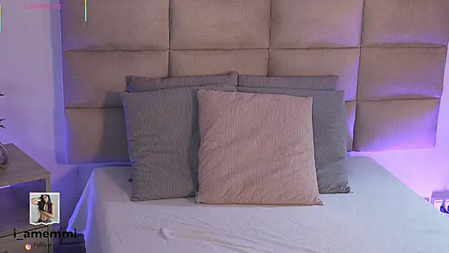 emma brooks1 online show from October 22, 7:57 pm