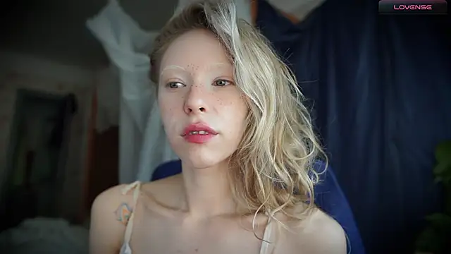 Snapshot of _Phantom_thread_ chatting on September 11, 9:20 am  Phantom thread  online show from September 11, 9:20 am