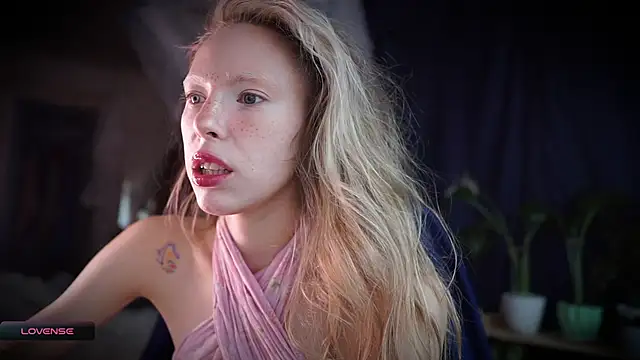 Snapshot of _Phantom_thread_ chatting on November 7, 9:42 am Phantom thread online show from November 7, 9:42 am