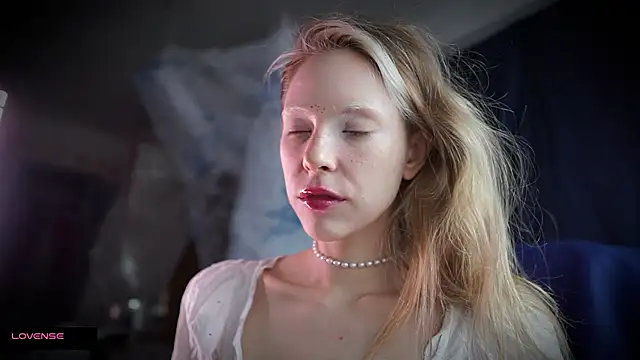 Snapshot of _Phantom_thread_ chatting on November 10, 10:58 am Phantom thread online show from November 10, 10:58 am