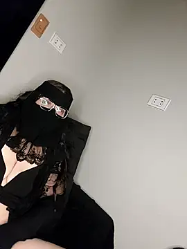 -Arab milf- online show from September 23, 5:05 pm