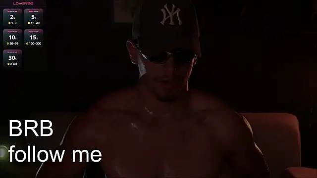 Snapshot of Aaronfox_x chatting on March 2, 8:43 am Aaronfox x online show from March 2, 8:43 am