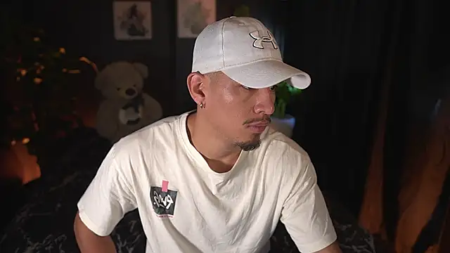 Snapshot of Aaronfox_x chatting on March 9, 12:53 pm Aaronfox x online show from March 9, 12:53 pm