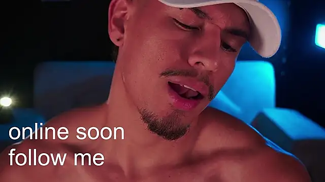 Snapshot of Aaronfox_x chatting on March 13, 11:33 pm Aaronfox x online show from March 13, 11:33 pm