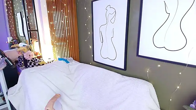 Snapshot of brigiitte_rohan chatting on September 16, 12:55 am brigiitte rohan online show from September 16, 12:55 am