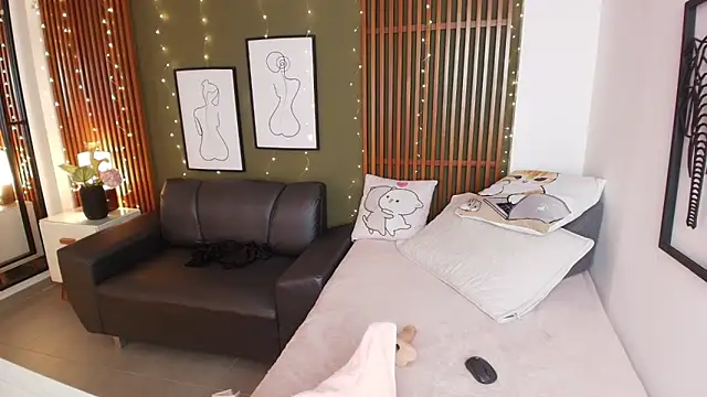 Snapshot of brigiitte_rohan chatting on September 17, 3:08 am brigiitte rohan online show from September 17, 3:08 am