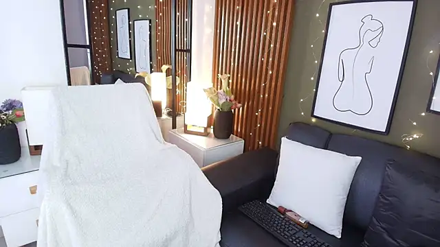 Snapshot of brigiitte_rohan chatting on September 24, 12:14 am brigiitte rohan online show from September 24, 12:14 am