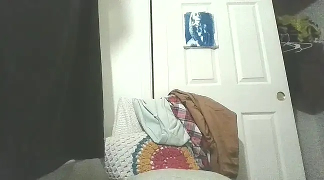 Snapshot of PompasPurpleriver chatting on December 19, 12:13 am PompasPurpleriver online show from December 19, 12:13 am