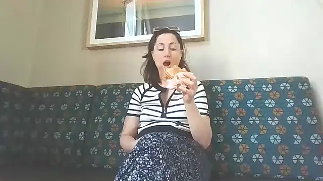 Snapshot of PompasPurpleriver chatting on February 9, 4:50 pm PompasPurpleriver online show from February 9, 4:50 pm