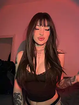 Snapshot of madelinexx chatting on April 26, 11:30 am madelinexx online show from April 26, 11:30 am