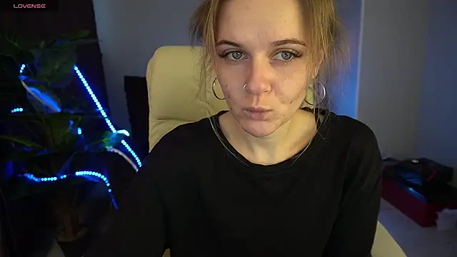 MaribelRiverr  online show from December 3, 6:48 am