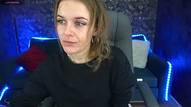 MaribelRiverr  online show from December 12, 6:14 am