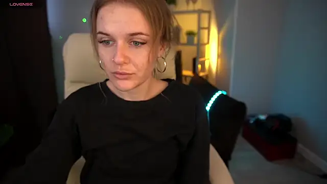 MaribelRiverr  online show from December 13, 6:21 am